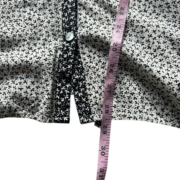 J. Jill Cream Tossed Florette Dipped-Hem Shirt ditsy floral size XL tunic button - Picture 8 of 9
